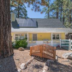 Southern Comfort - Light and bright Fox Farm country beauty with all of the amenities of a home!