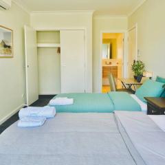 8 Beds l 4 Suites with Office l Austral3