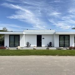 Family villa in Zeewolde at the waterfront with recreation