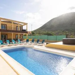 Exclusive villa with private pool 1 kilometer from Los Cristianos Beach