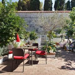 Apartment Ana with garden, in the heart of Split