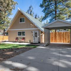 Maple Lane Lodge - Adorable chalet on a fully fenced lot with a hot tub and more!