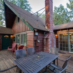 Far Enough Cabin - Chalet style cabin, walking distance to the trails! Foosball table!
