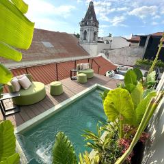 Hotel Boutique Casa Marichu con Piscina, Rooftop y Balcón en Casco Viejo