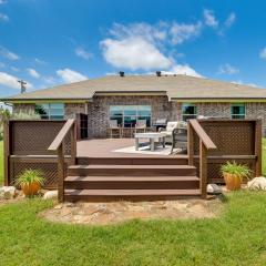 Inviting Granbury Home with Fire Pit 3 Mi to Lake!