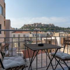 Luxury apartment overlooking the citadel of Tsakas