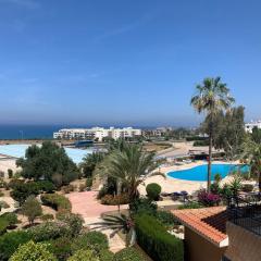 Kings Palace - large modern 2 bed with sea views