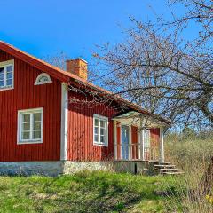 Nice Home In Valdemarsvik With Kitchen