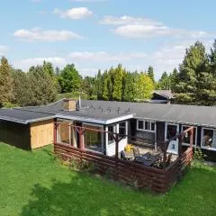 Stunning Home In Vggerlse With Kitchen