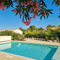 Les Bergeries de Saumane, gîte 6 personnes au sein d'un ensemble de 4 gîtes,Piscine commune