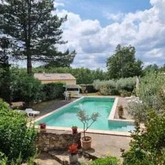 Gîte avec Piscine au cœur de la Vallée de la Cèze