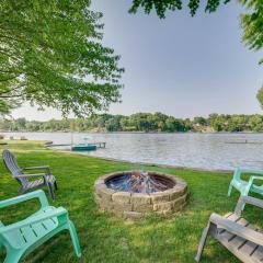 Vintage Susin Lake Cottage with Deck and Hot Tub!