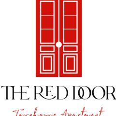 The Red Door Townhouse Apartment