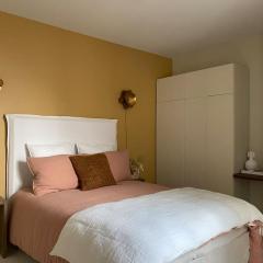 WELCOMING, LOVELY, CALM & CENTRALLY LOCATED FLAT