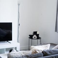 Brighton City Centre 2BR Apartment - Perfect for Contractors, Families & Groups - Free Parking & Walk to Beach