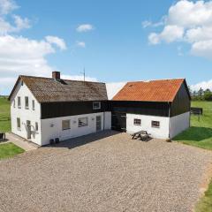 Cozy Home In Skrbk With Kitchen