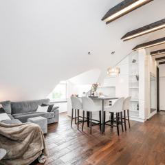 Charming Attic by Old Town!