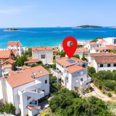 Apartments by the sea Rogoznica - 10268