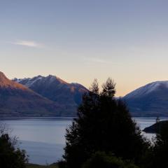 Kereru Cottage, Romantic & Beautiful Log Cabin - Queenstown