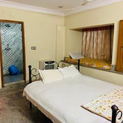 Pushpanand Guest House
