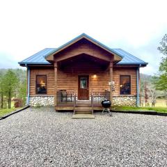 Perfect Stay for Fishing, Hiking, R&R - Charming Sapphire Bear Home