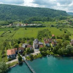 Amina River Apartment