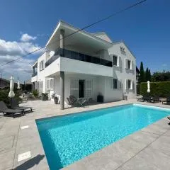 Haus Dalmatia with heated Pool