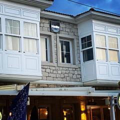 Alacati Moonbox Hotel