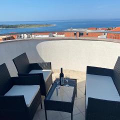 Penthouse Toni