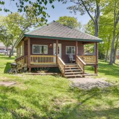 8 Mi to Saddleback Ski Area Cabin with Fire Pit
