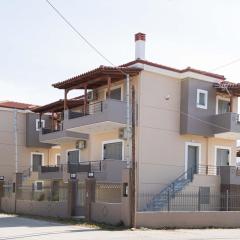 Electra Maisonette with Garden near Sea