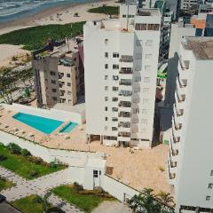 Vista mar em Caiobá com piscina conforto e localização