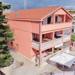 Apartments Fraj with Jacuzzi