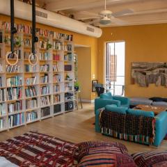 Magical bright renovated loft in Jaffa.