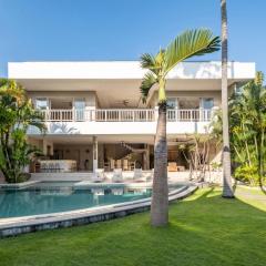 Spacious and Stylish Villa 3 Bedroom Seminyak