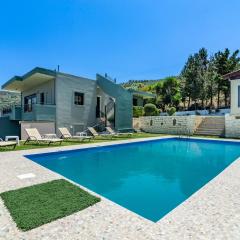 House with Pool & Garden for Families & Friends 2