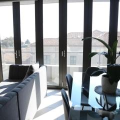 Executive 3 bed apartment with balcony & Executive 2 bed apartment in Sandton