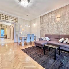 Exclusive Colourful Flat in the city