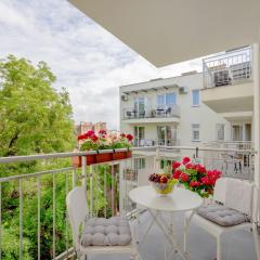 Feel Home SUPERIOR # FREE PARKING # BALCONY # AC
