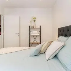 "Le petit bonlieu" au centre ville et à 300 m du lac