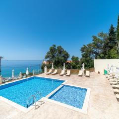 Mazis Family Apartment