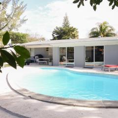 Miami Beach Villa with Sparkling Pool! Sleeps 10+!