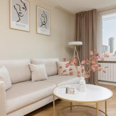 Stunning Apartment Srebrna with Warsaw City View by Renters