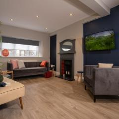 Morland Contemporary Lakeland Home by LetMeStay