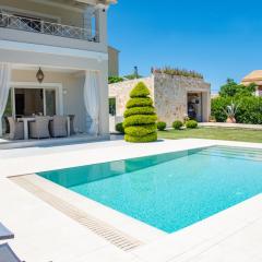 Luxury Seaside Villa DARL