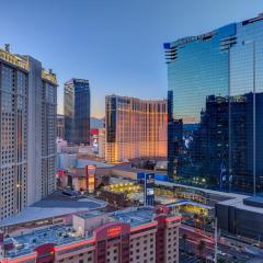 MGM Signature-25-815 Strip View Balcony Studio