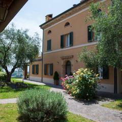 Villa Fiore nel Borgo d'Arte Novilara by Yohome