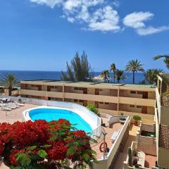 White and Quiet! Modern apartment in San Agustin