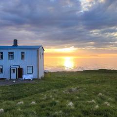 Happy-Cove Guesthouse - by the sea