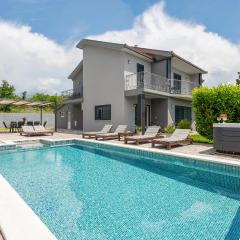 Lovely Home In Imotski With Sauna